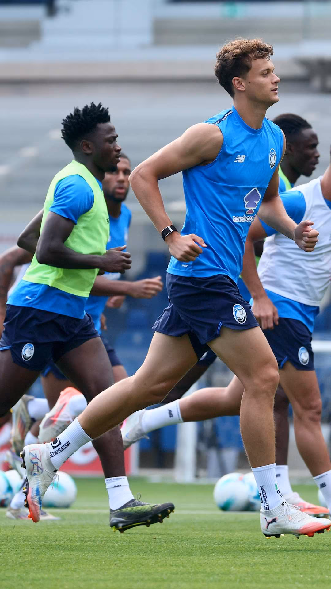 Open training at the Bergamo stadium in pics