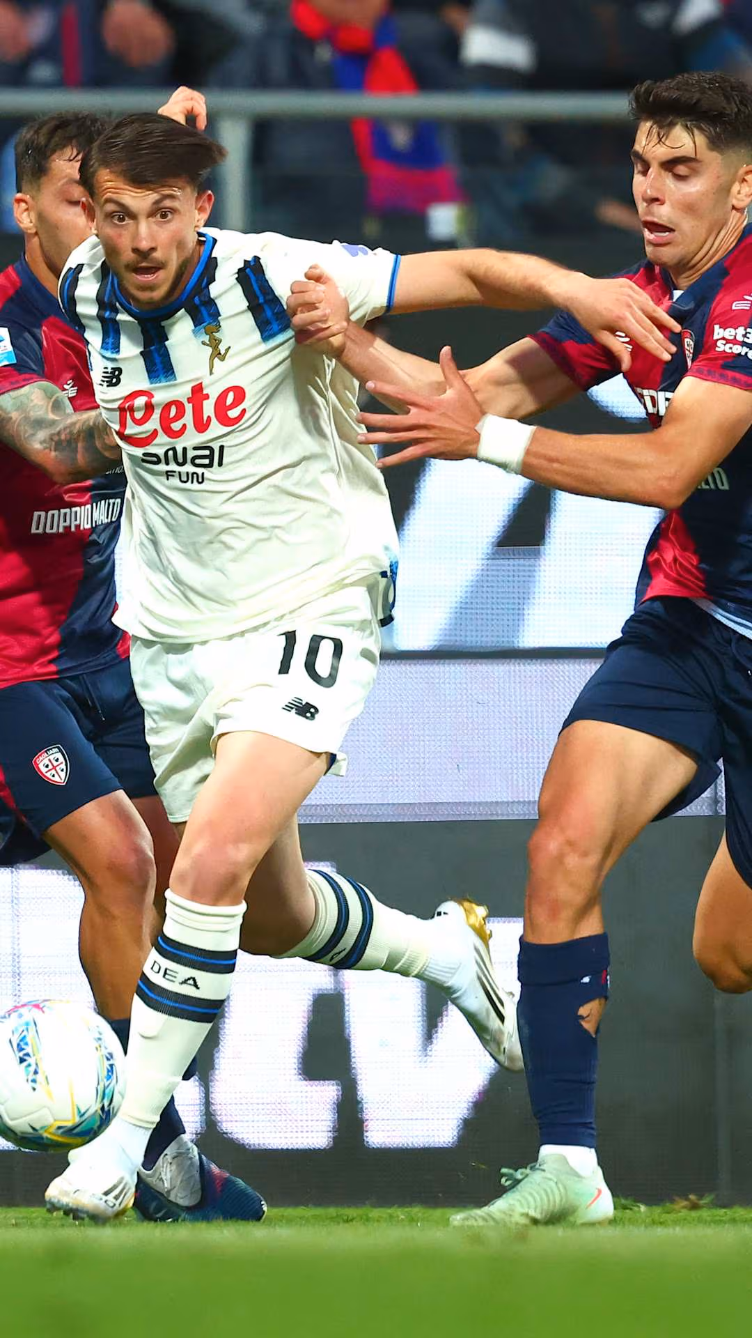Pics from Cagliari 3-2 Atalanta | 2025/26 Serie A MD34