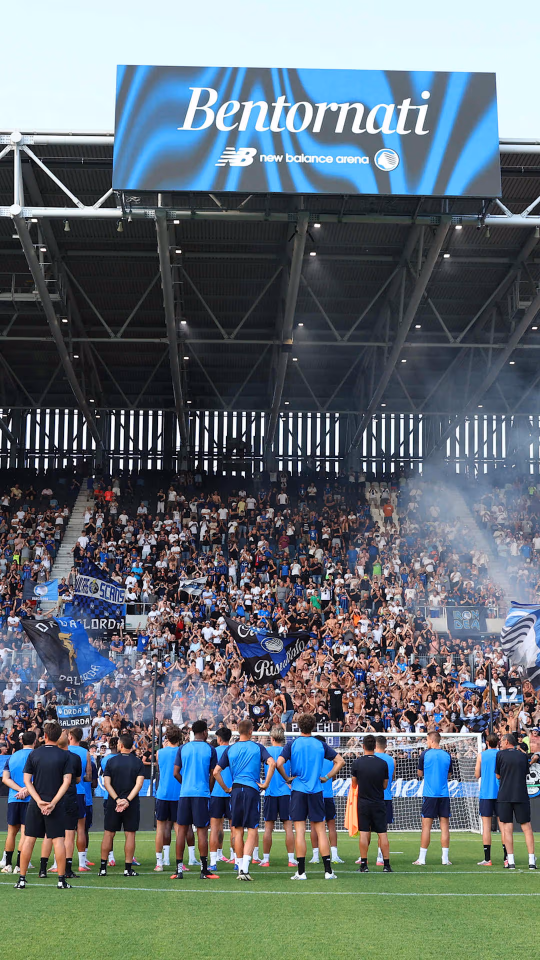 Training session at the New Balance Arena: the photo gallery