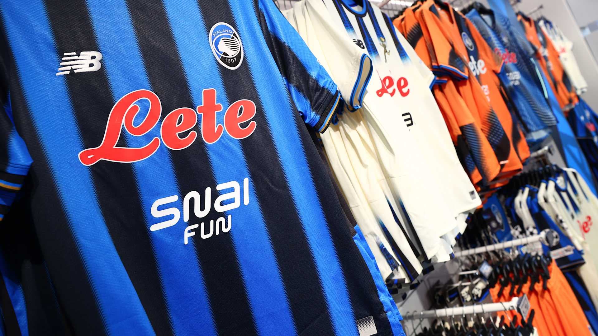 Atalanta Store BG Centro - Primo piano maglie gara